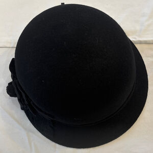 Vintage Women's Angela & William Black One Size Cloche Hat